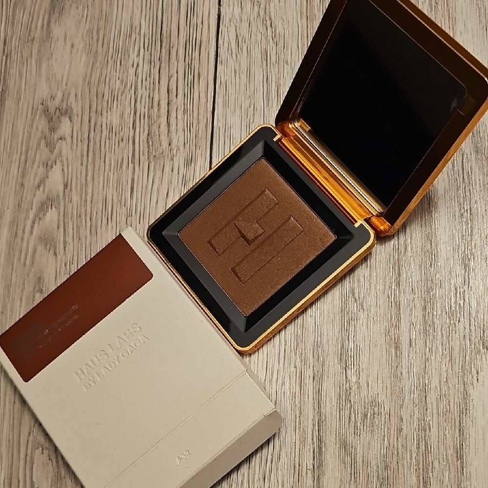 Haus Labs Velvet Bronzer